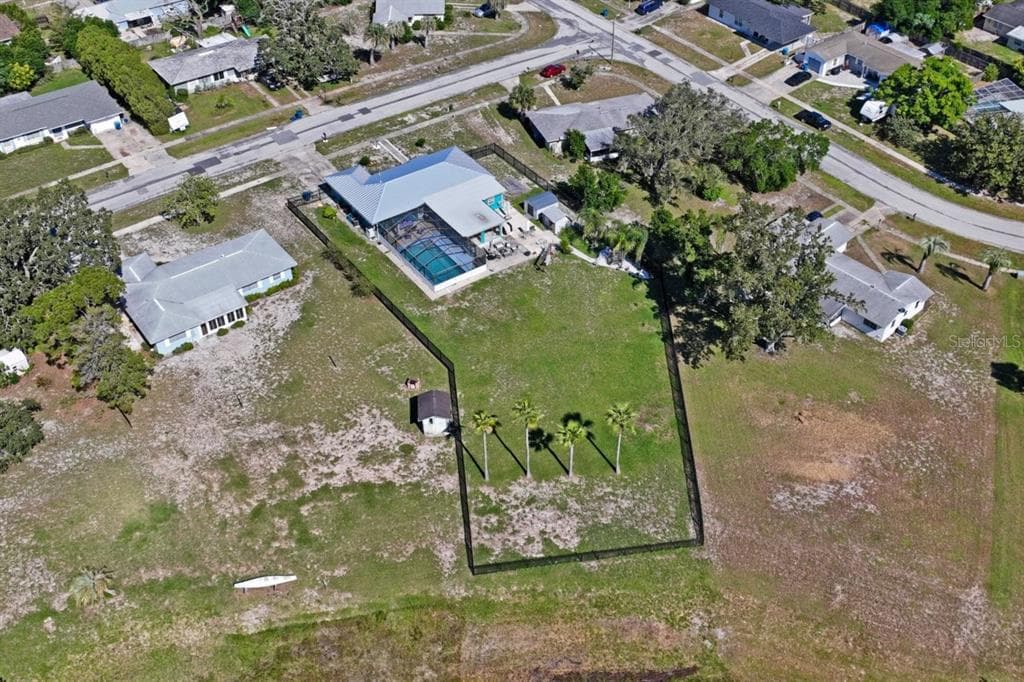 1044 SAVOY COURT photo 8