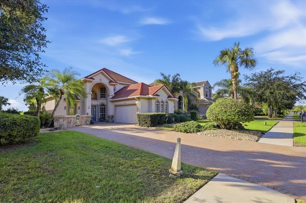 100 EMERALD LAKE DRIVE photo 2