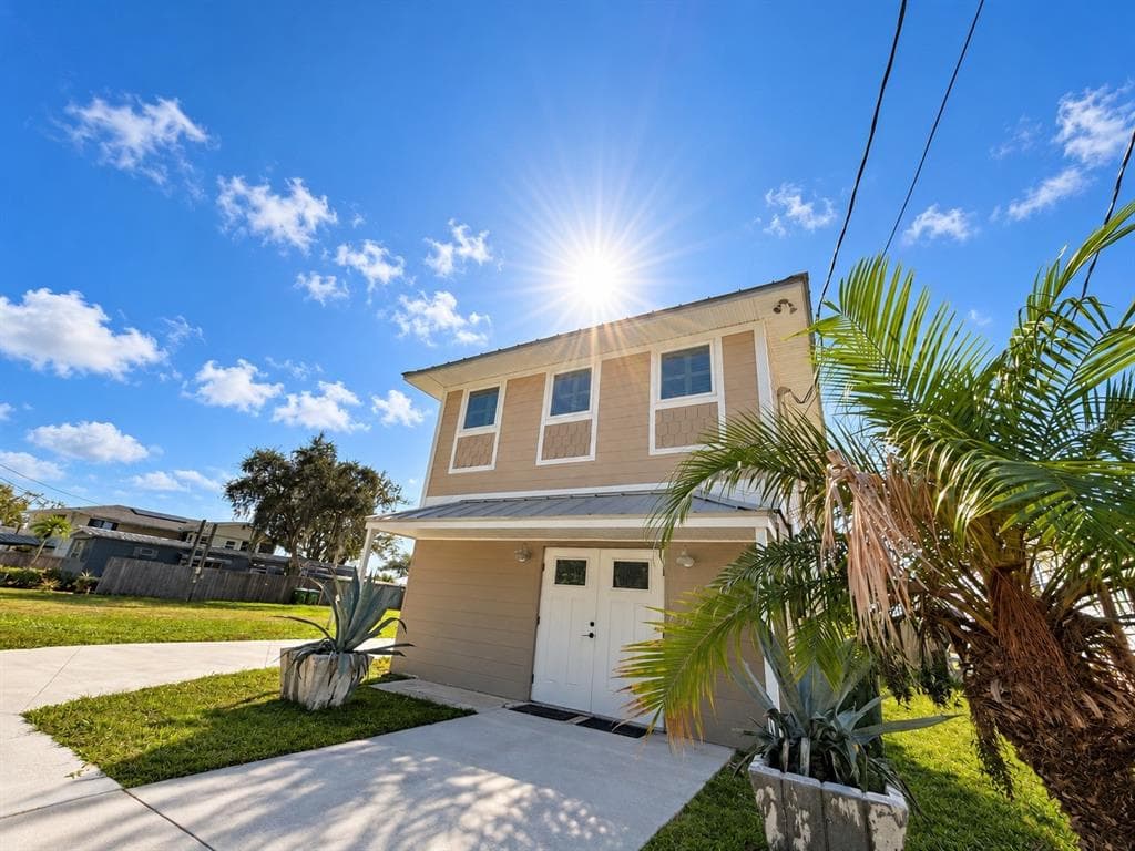 127 E ARIEL ROAD photo 3
