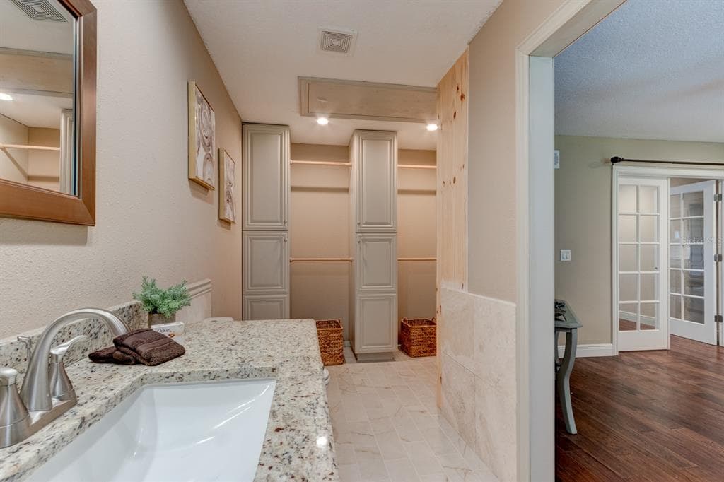 127 E ARIEL ROAD photo 18