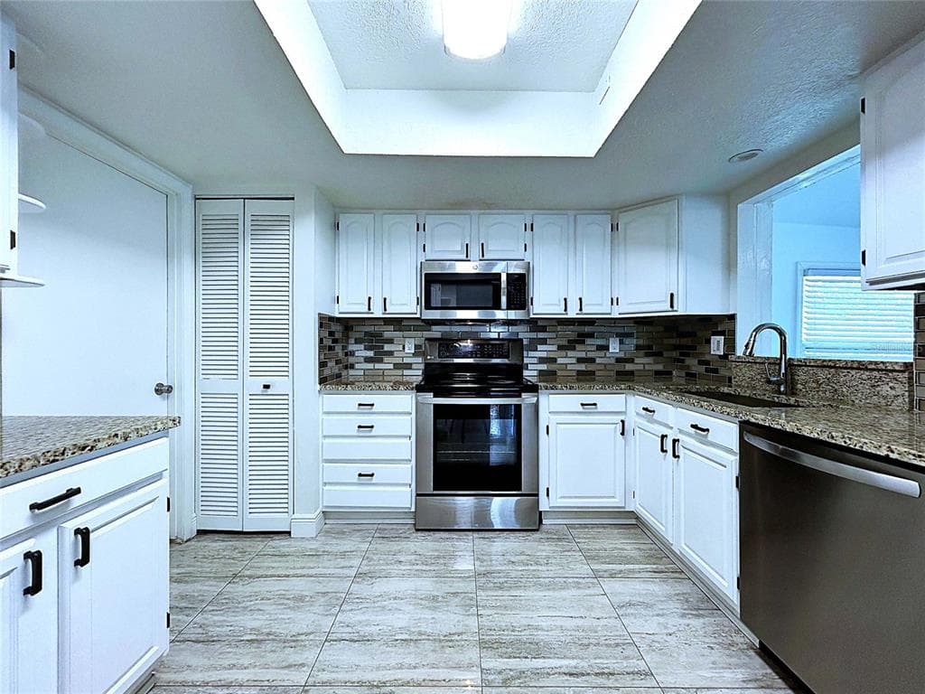 3202 PINE SHADOW DRIVE photo 18