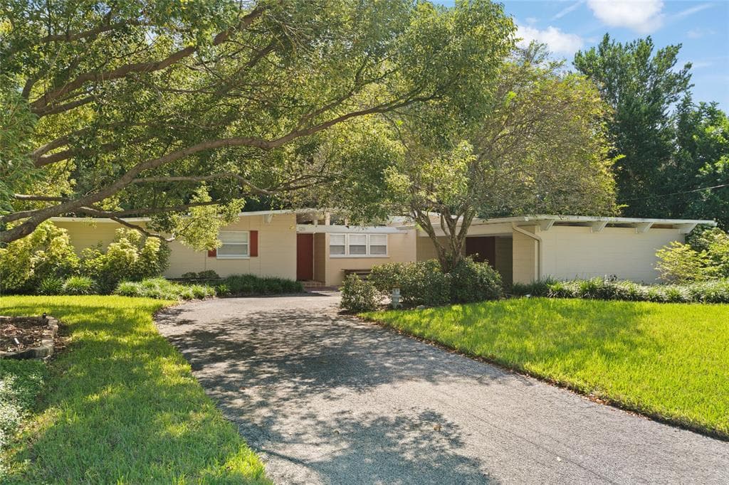 1211 BROOKSIDE DRIVE photo 3