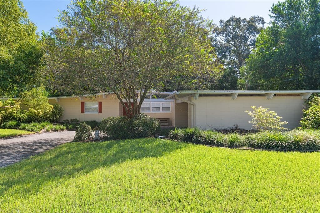 1211 BROOKSIDE DRIVE photo 4