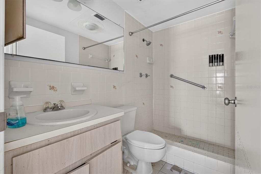 13232 NEPTUNE DRIVE photo 23