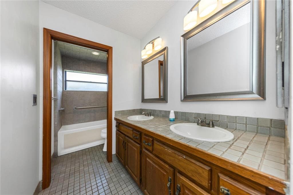 7448 17TH LANE NE photo 20