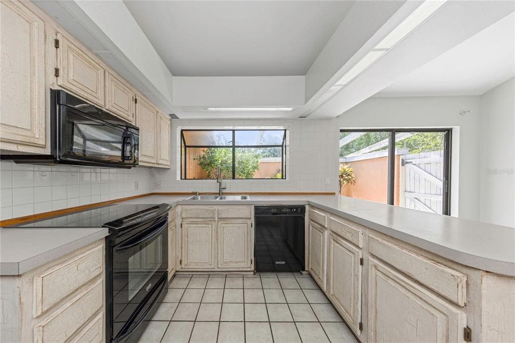 7448 17TH LANE NE photo 10