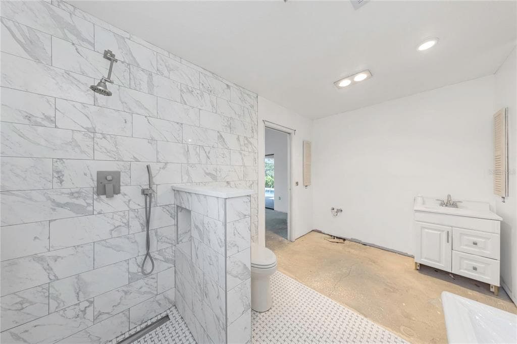 7448 17TH LANE NE photo 15
