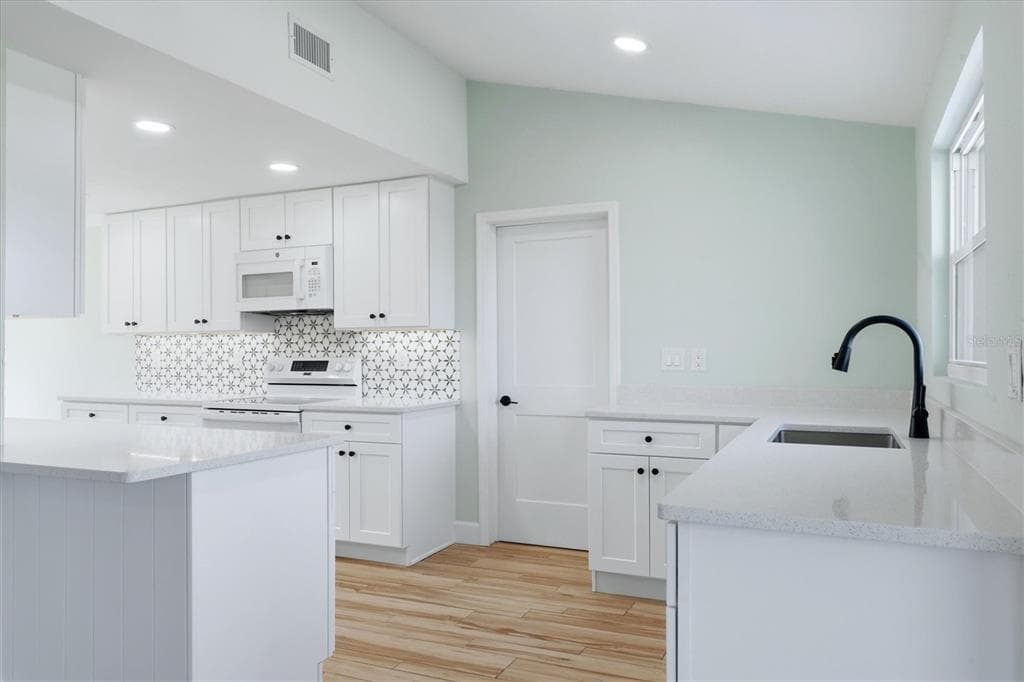 3028 BUTTONWOOD PLACE photo 14