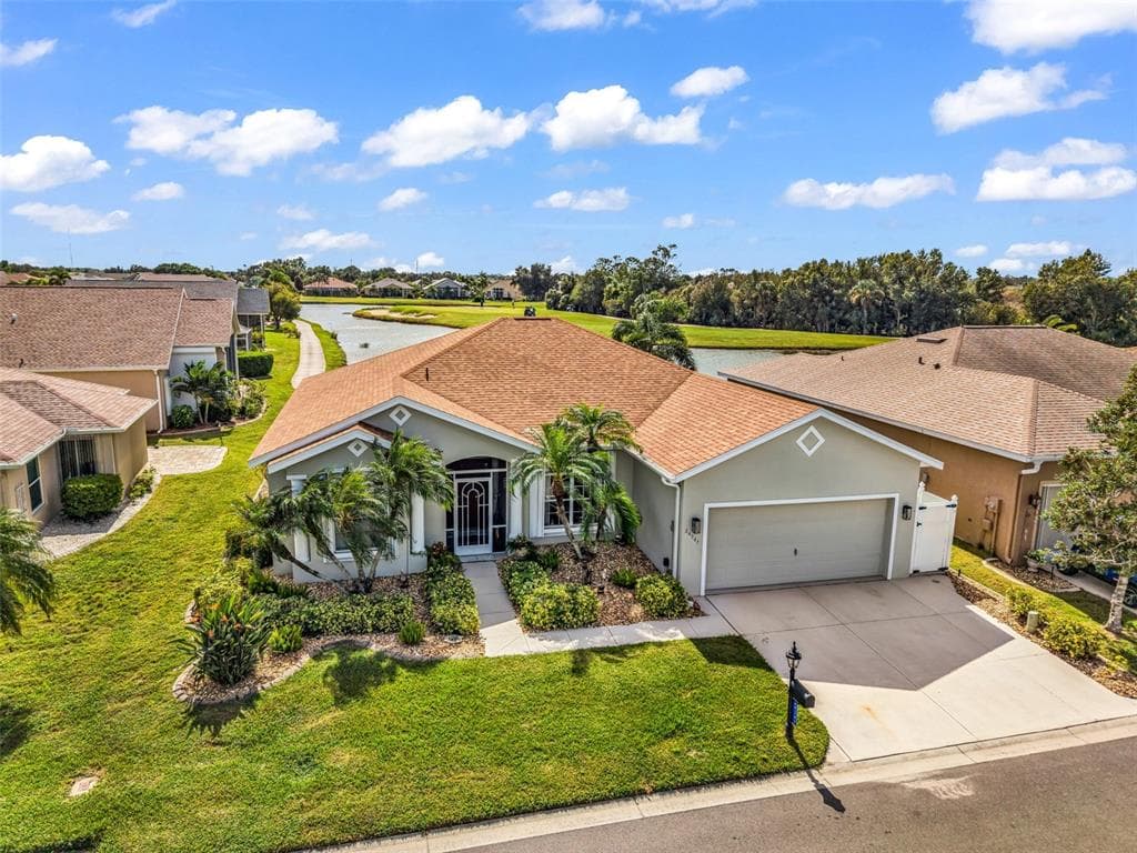 24347 BUCKINGHAM WAY photo 2