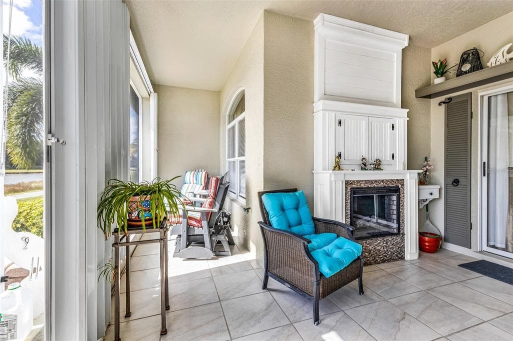 24347 BUCKINGHAM WAY photo 8