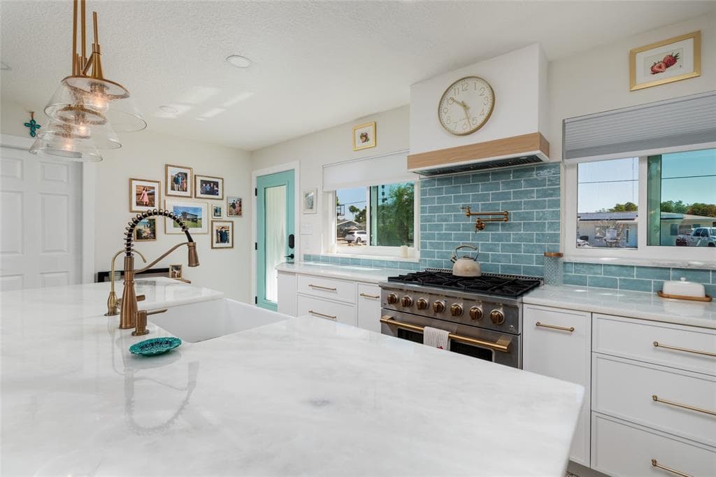 9298 SUN ISLE DRIVE NE photo 6