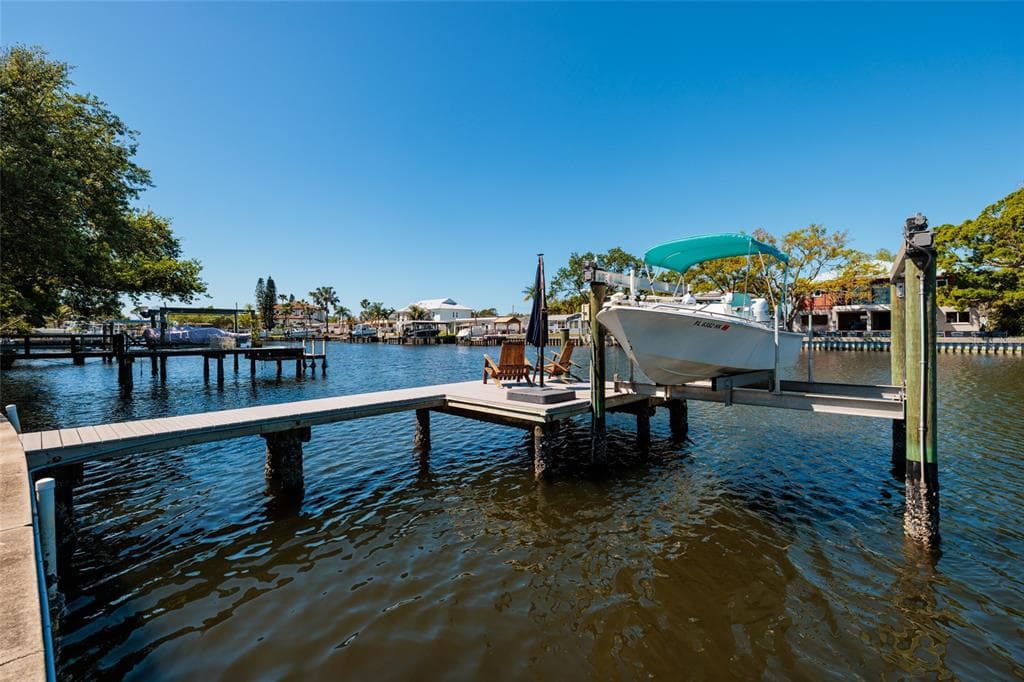 9298 SUN ISLE DRIVE NE photo 16