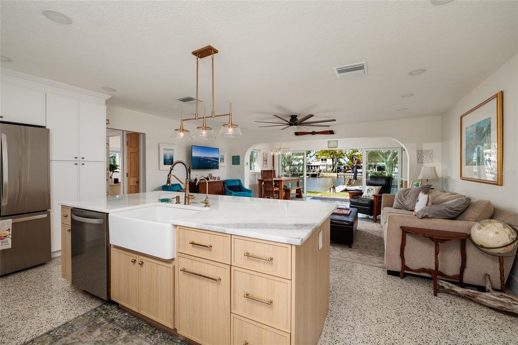9298 SUN ISLE DRIVE NE photo 7
