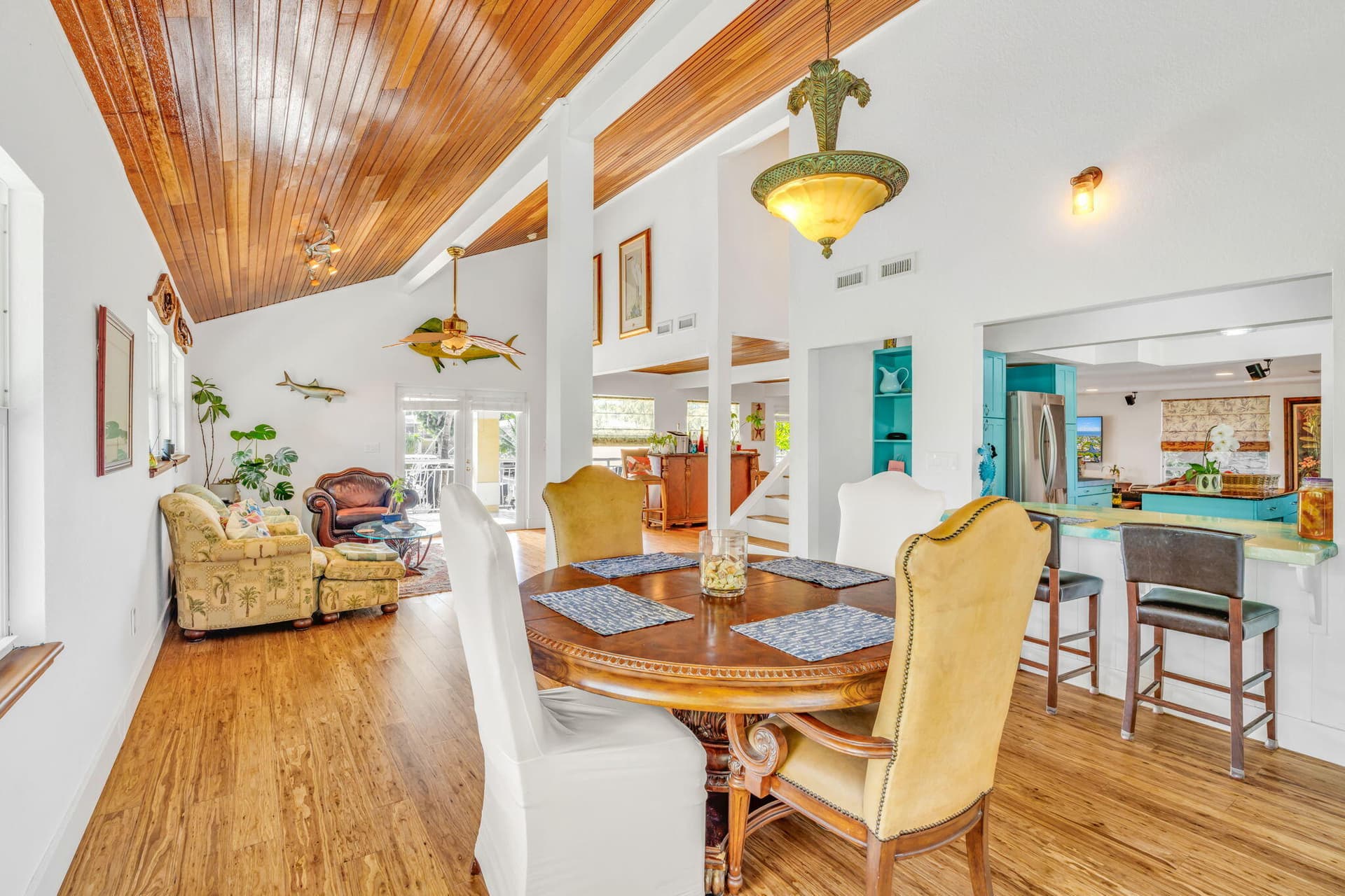 894 Ellen Dr photo 5
