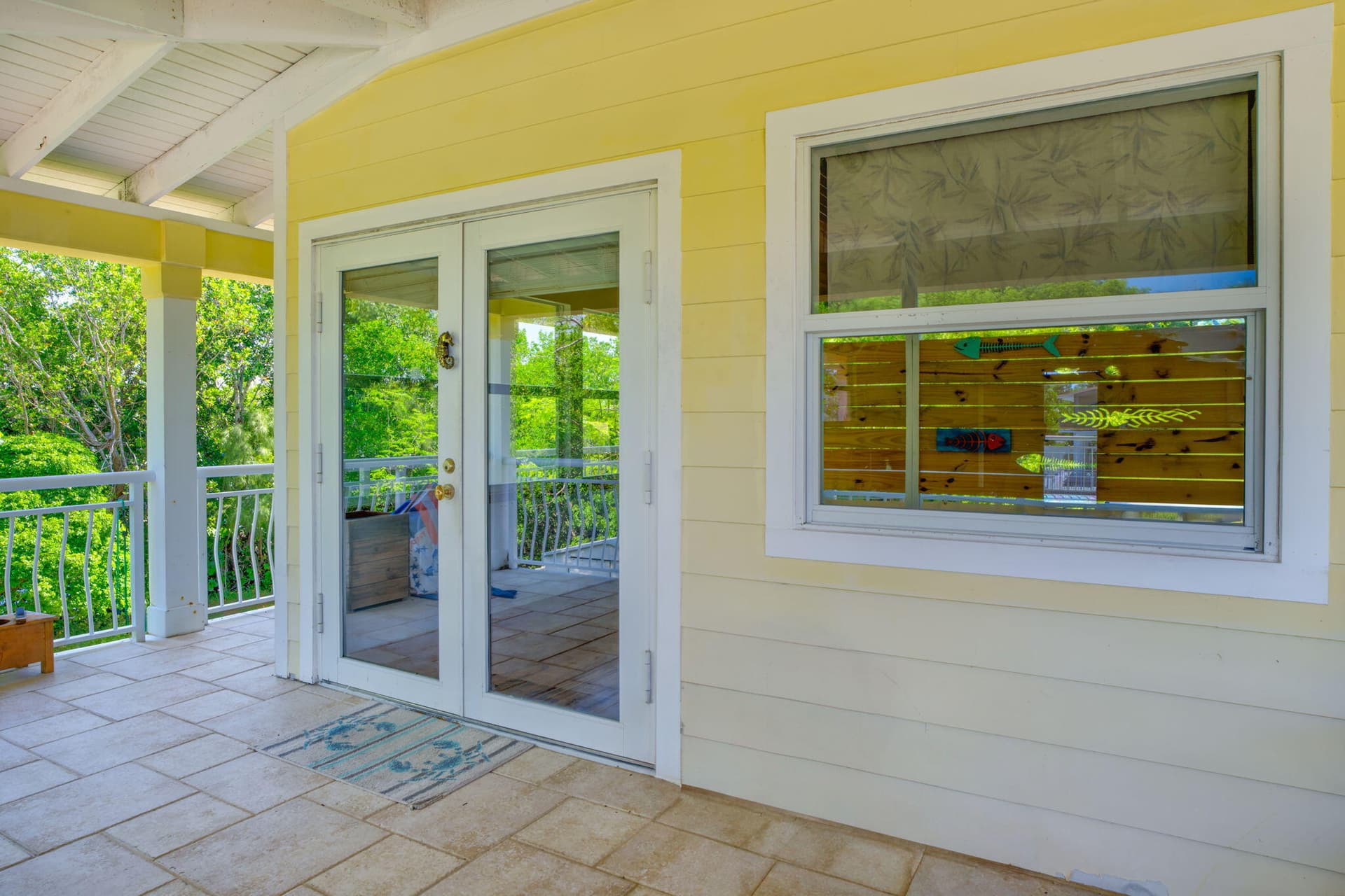 894 Ellen Dr photo 3