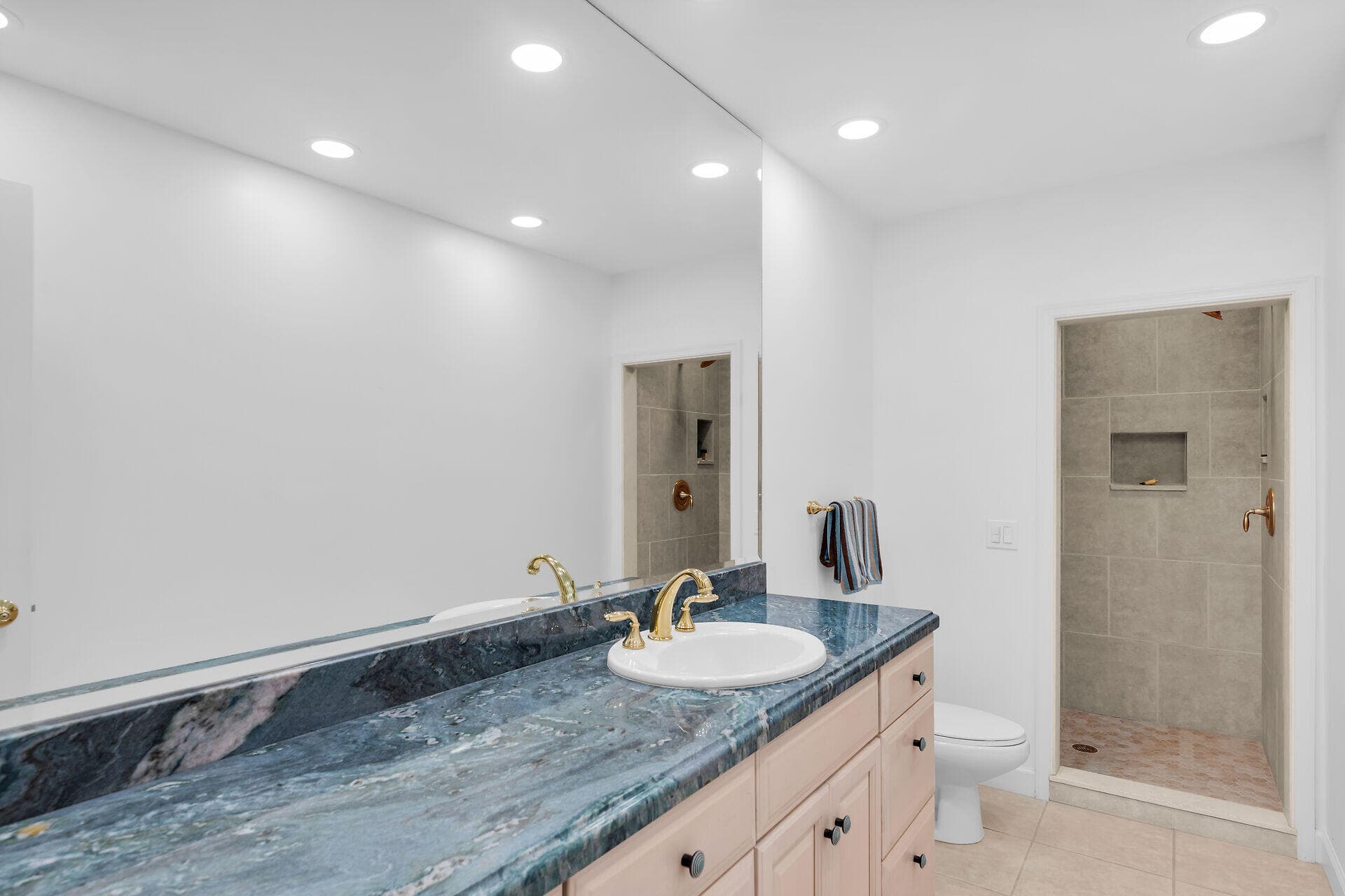 7501 Gulfstream Boulevard photo 23
