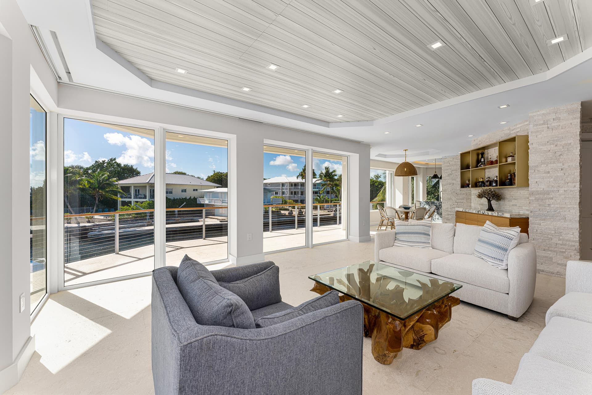 180 Pompano Dr photo 16