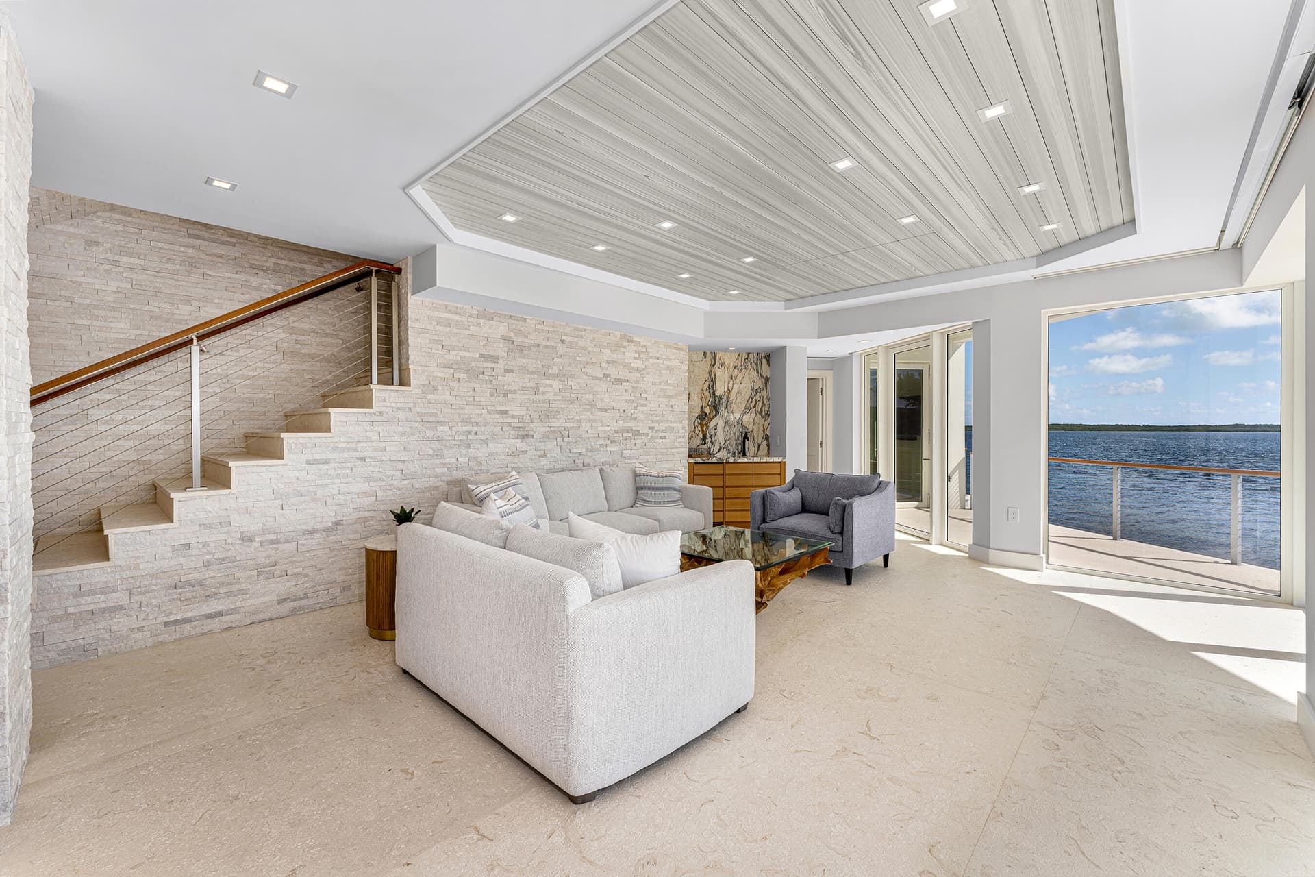 180 Pompano Dr photo 17