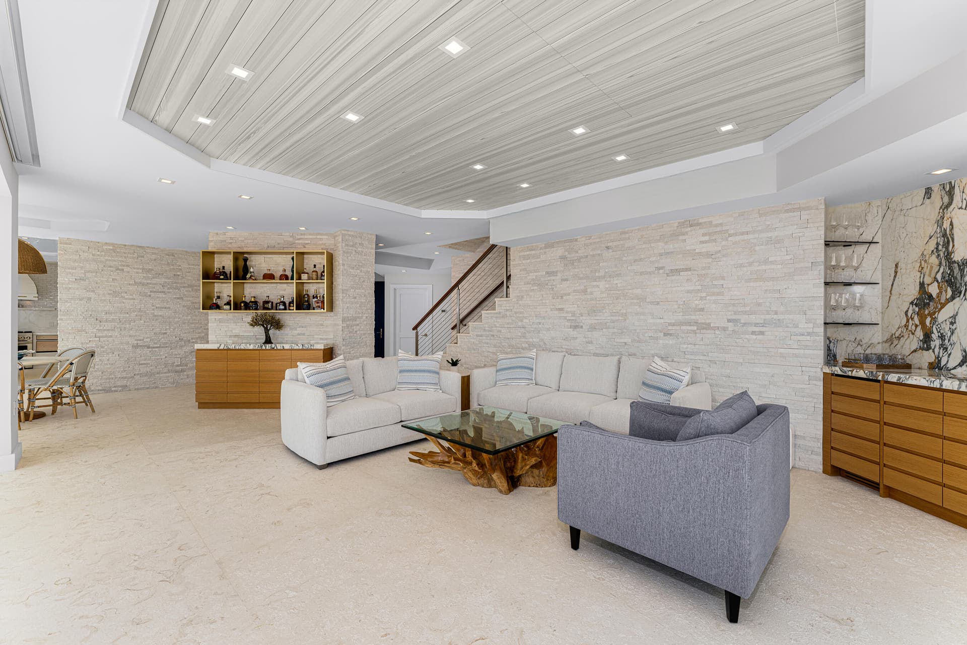 180 Pompano Dr photo 18