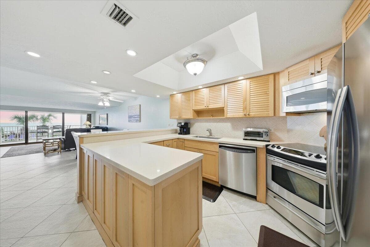 1133 W Ocean Drive 7 photo 2