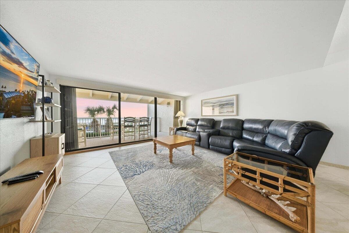 1133 W Ocean Drive 7 photo 11