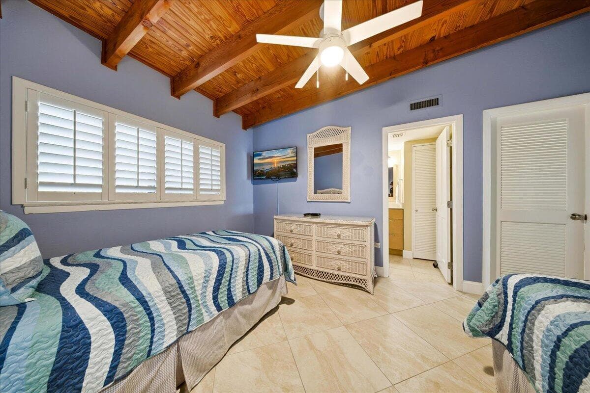 1133 W Ocean Drive 7 photo 25