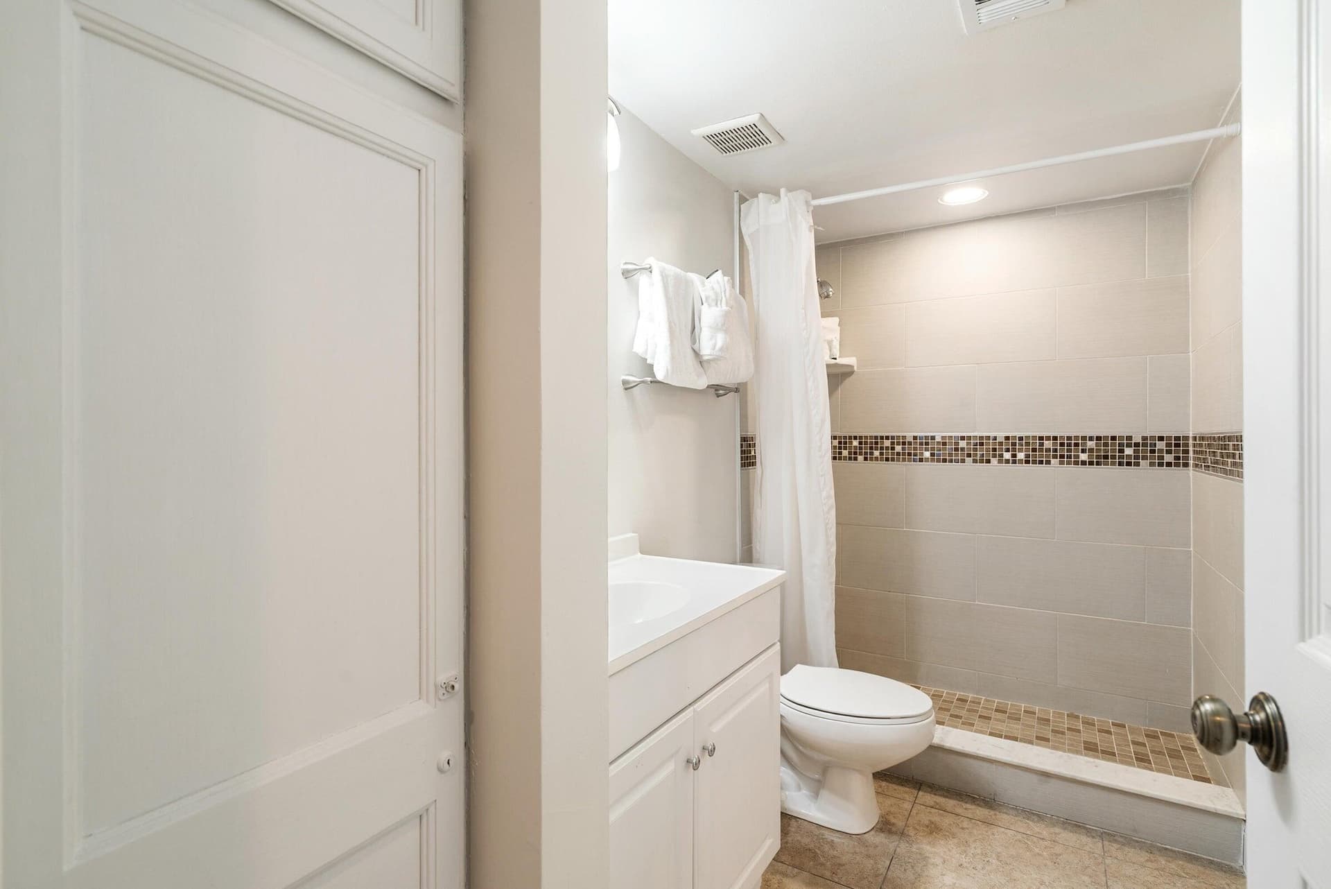 500 Burton Drive 3308 photo 14