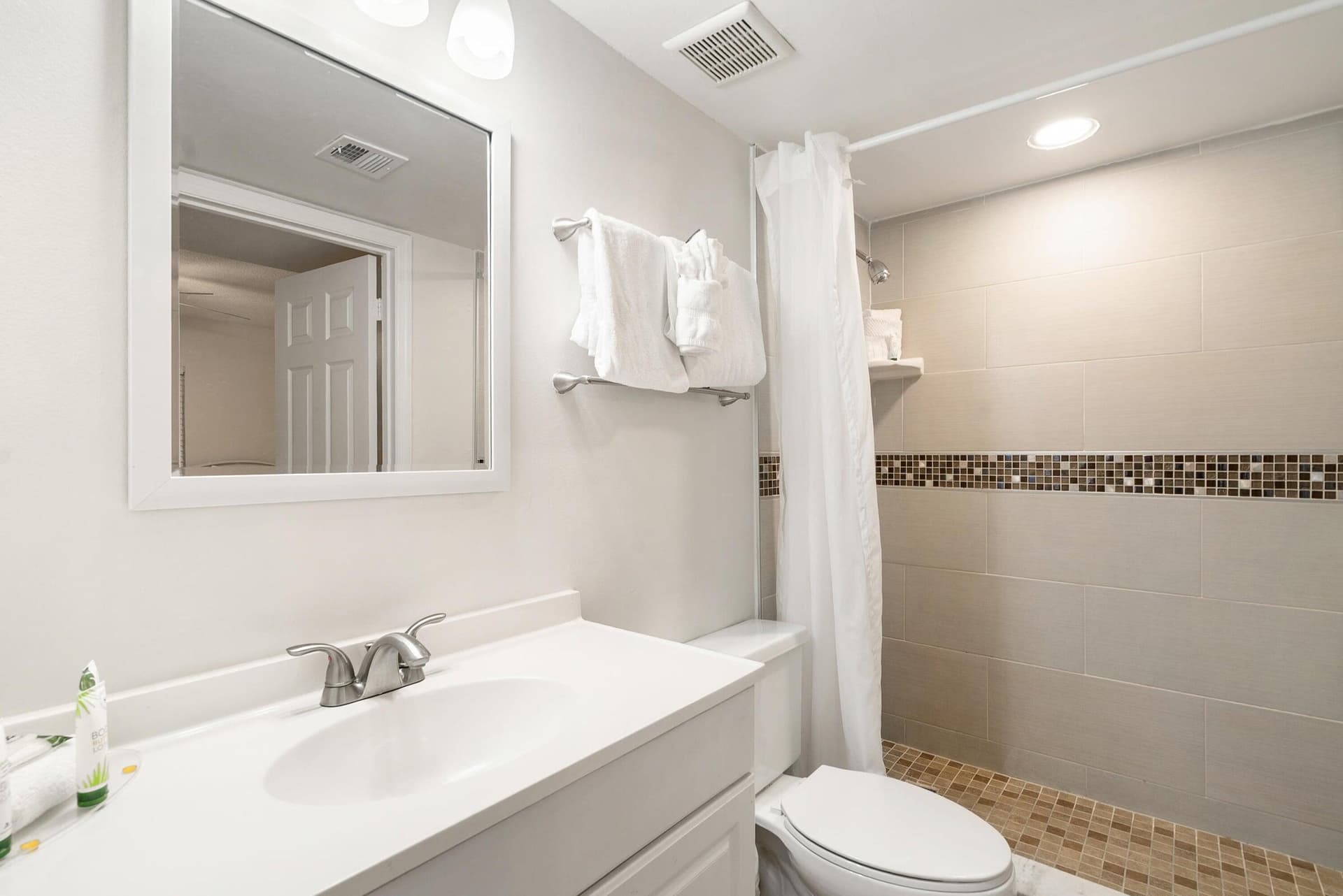 500 Burton Drive 3308 photo 15