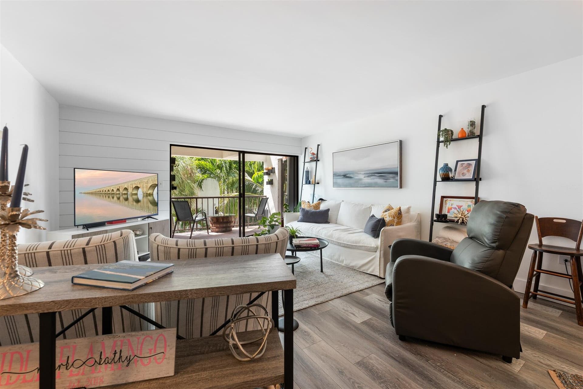 601 W Ocean Drive 105D photo 9