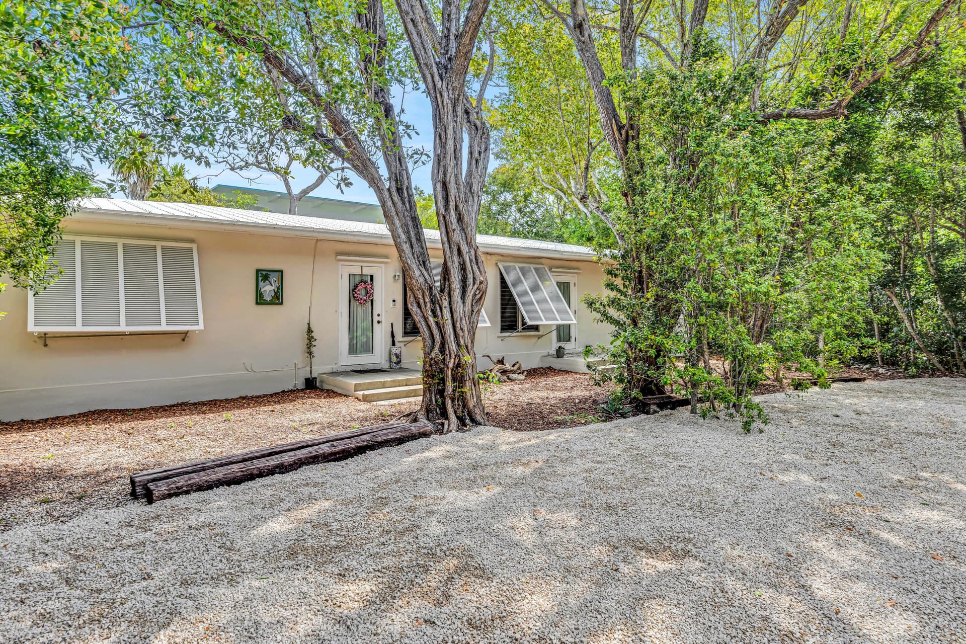 230 Apache Street photo 7