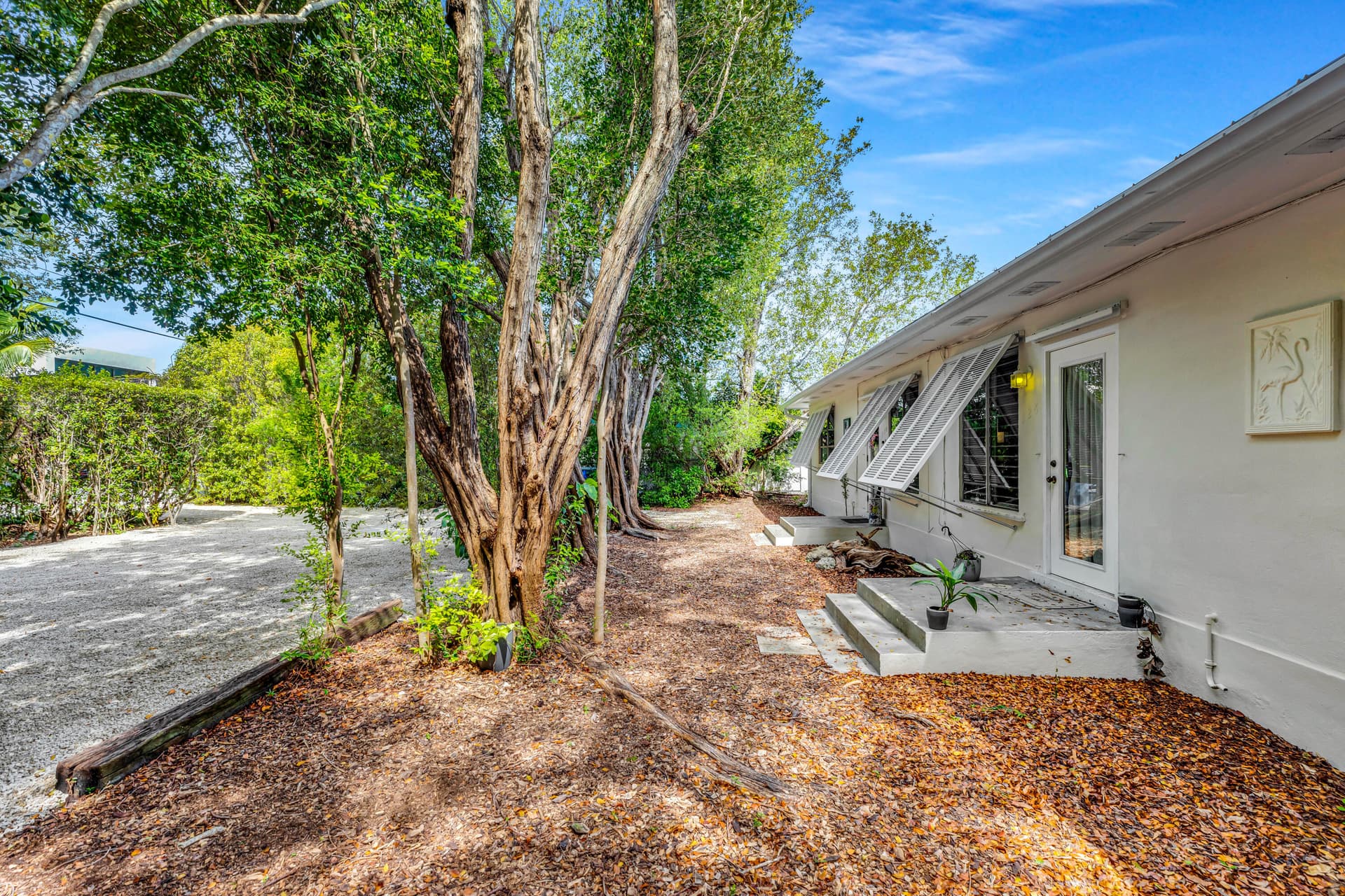 230 Apache Street photo 14