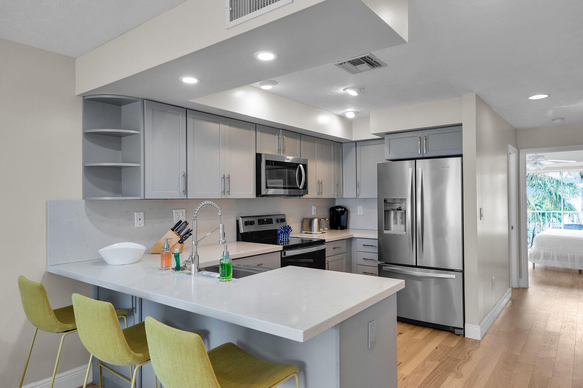 315 E Ocean Drive photo 8