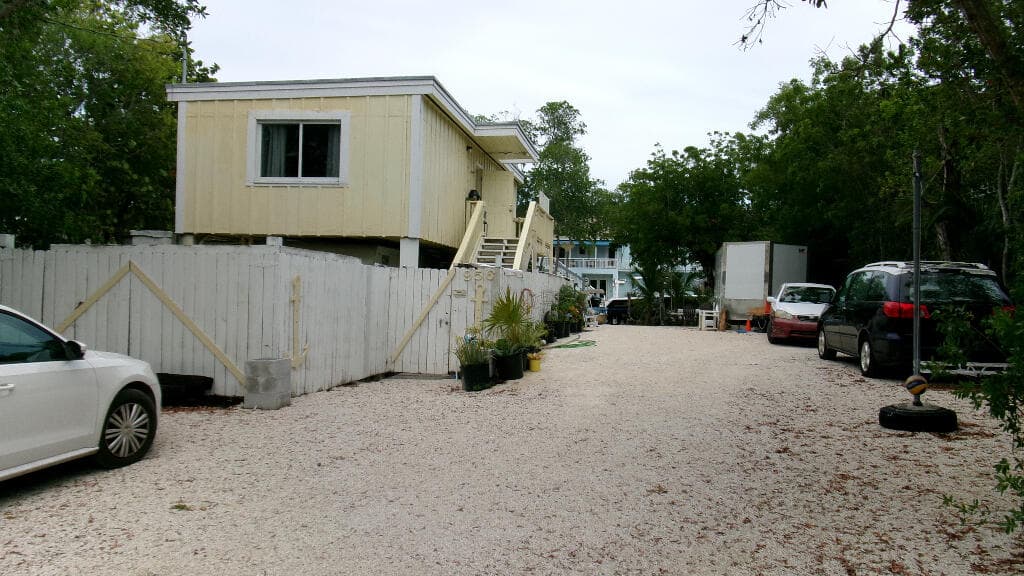 956 Shaw Drive photo 1