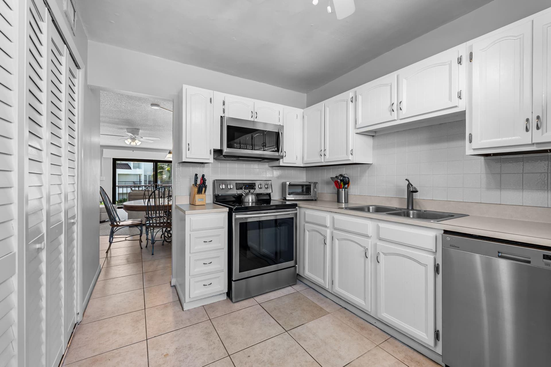 601 W Ocean Drive 312D photo 16