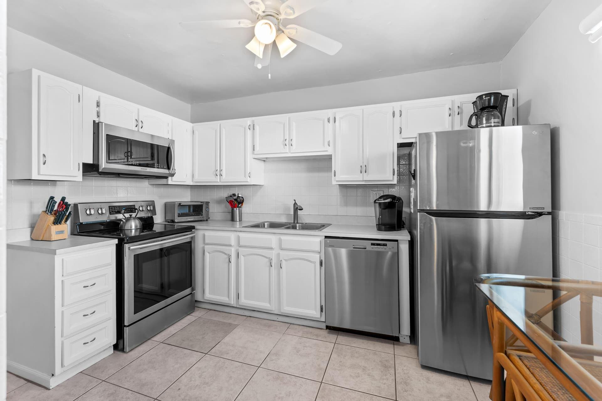 601 W Ocean Drive 312D photo 14