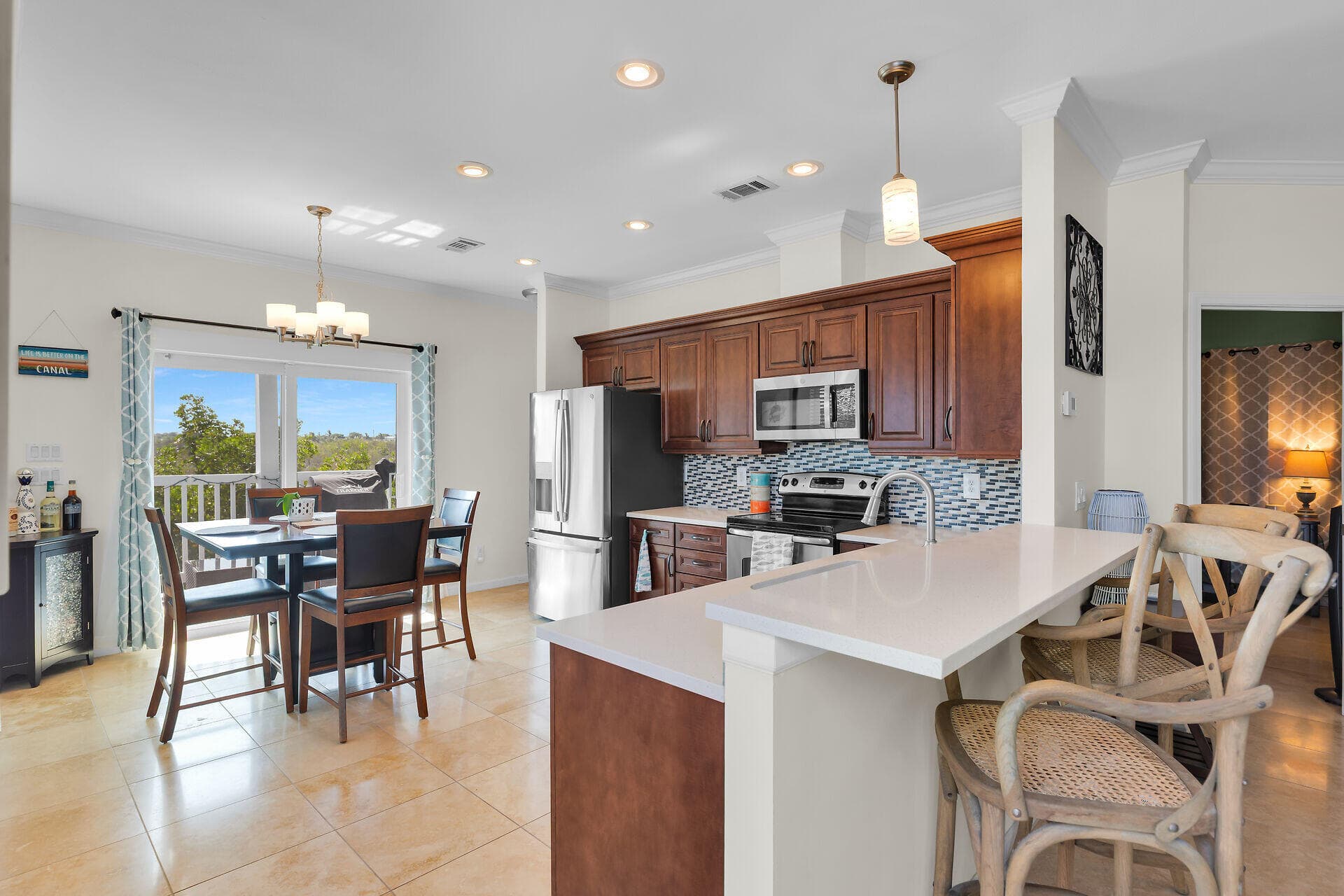 27 Barcelona Drive photo 8