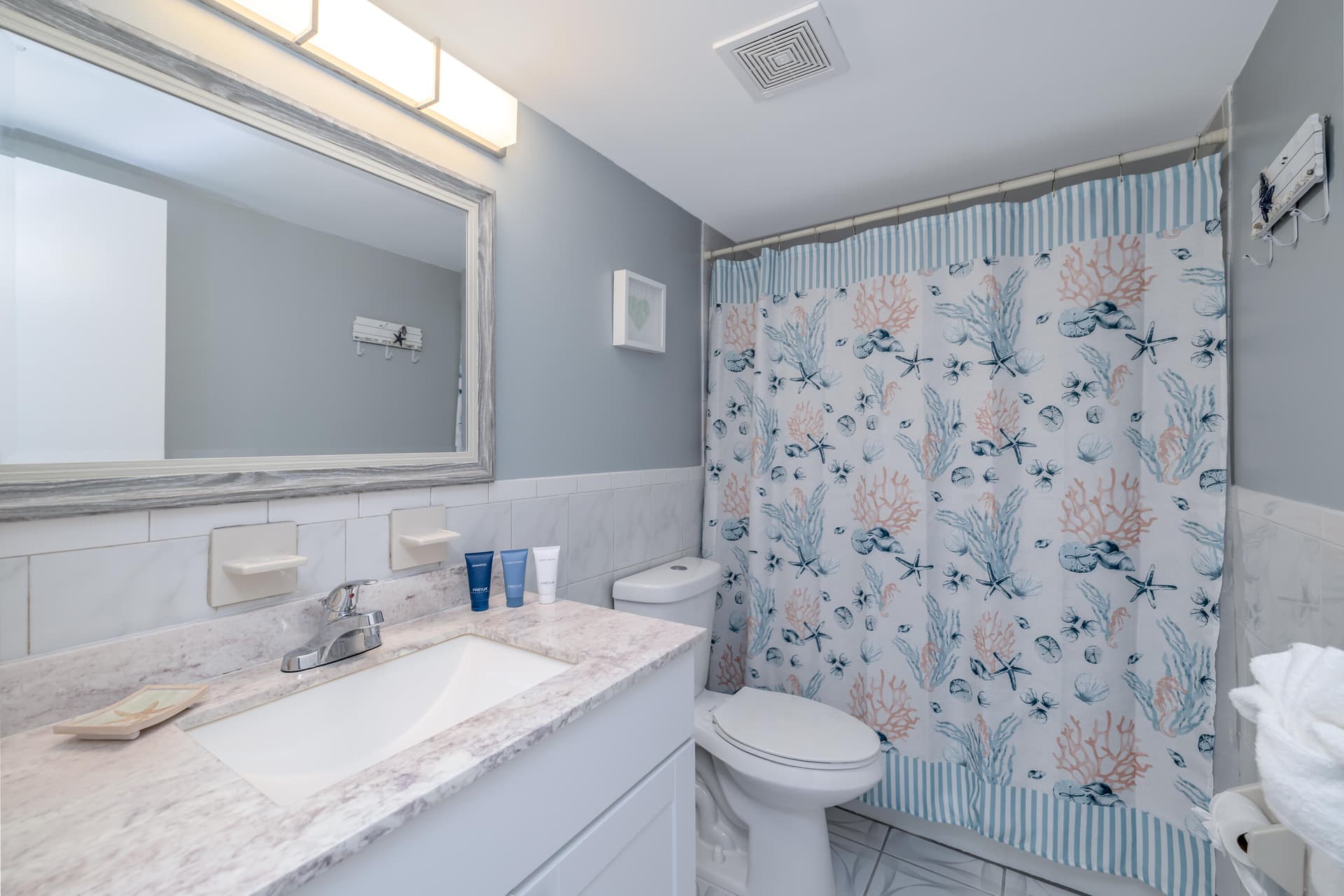 107 Avenue D APT 201 photo 24