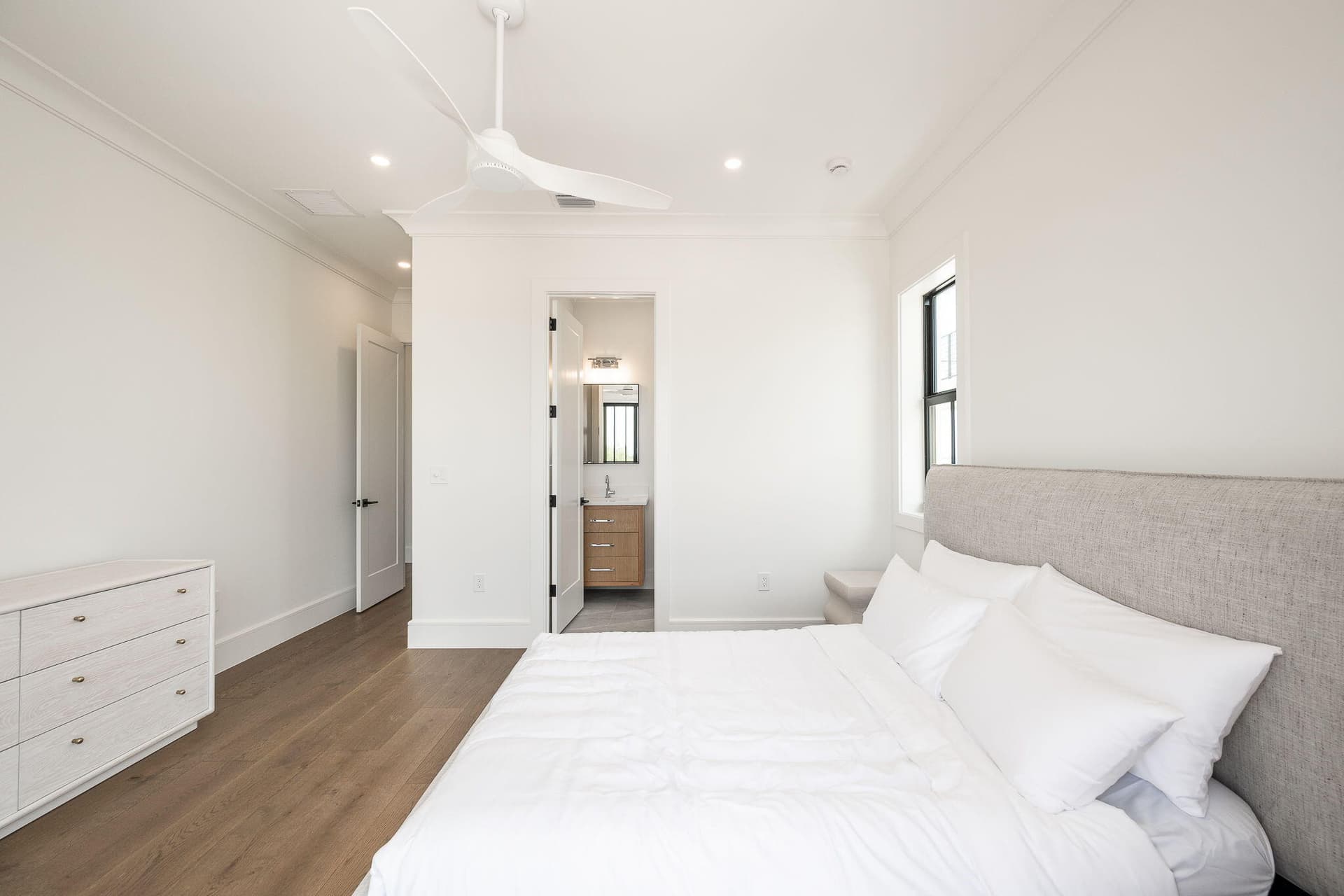 231 E Shore Drive 6 photo 15