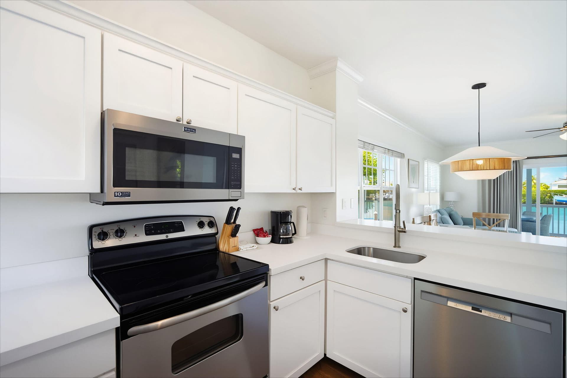 7044 Harbor Village Drive photo 10