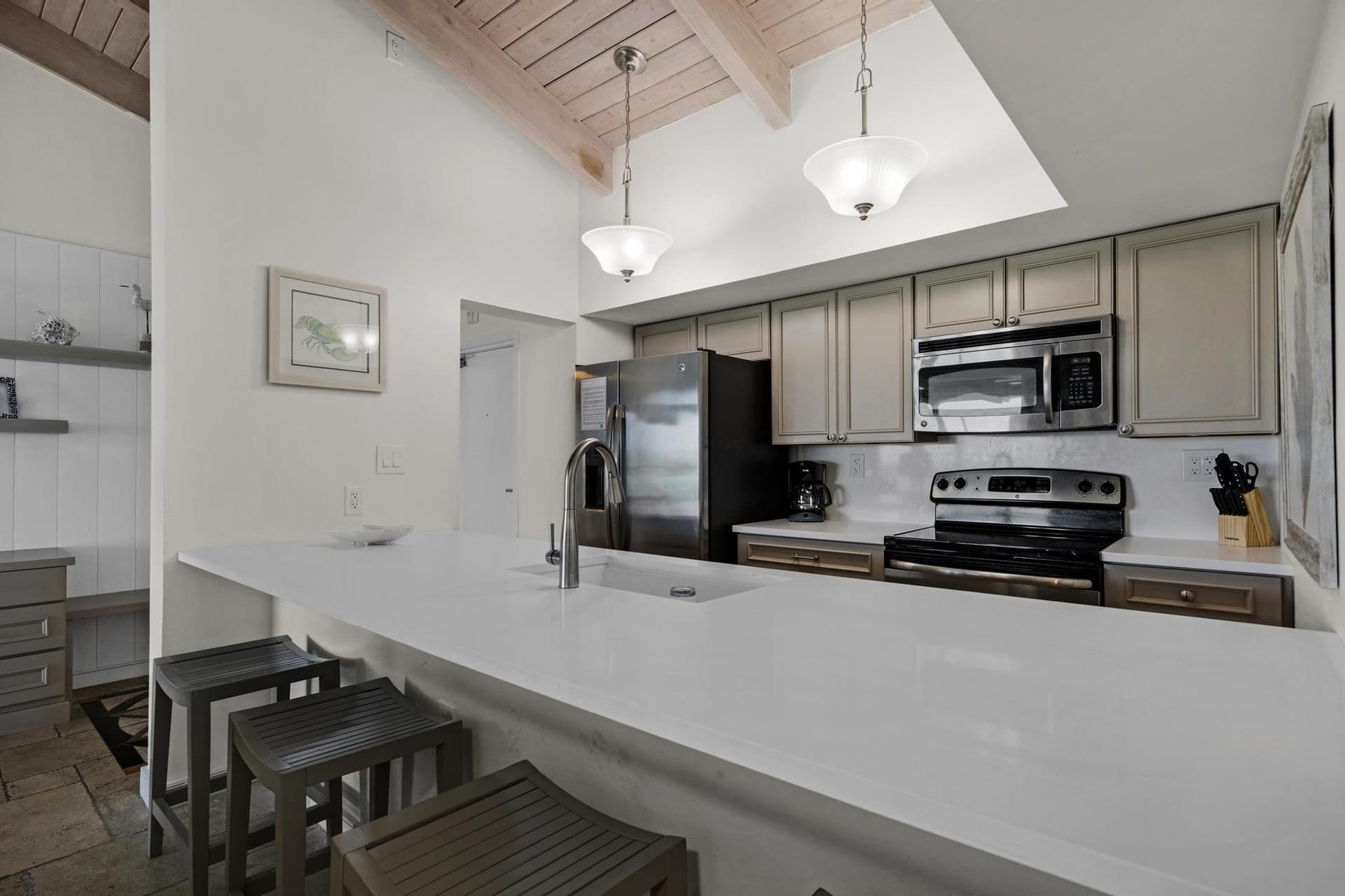4402 Marina Villa Drive photo 9