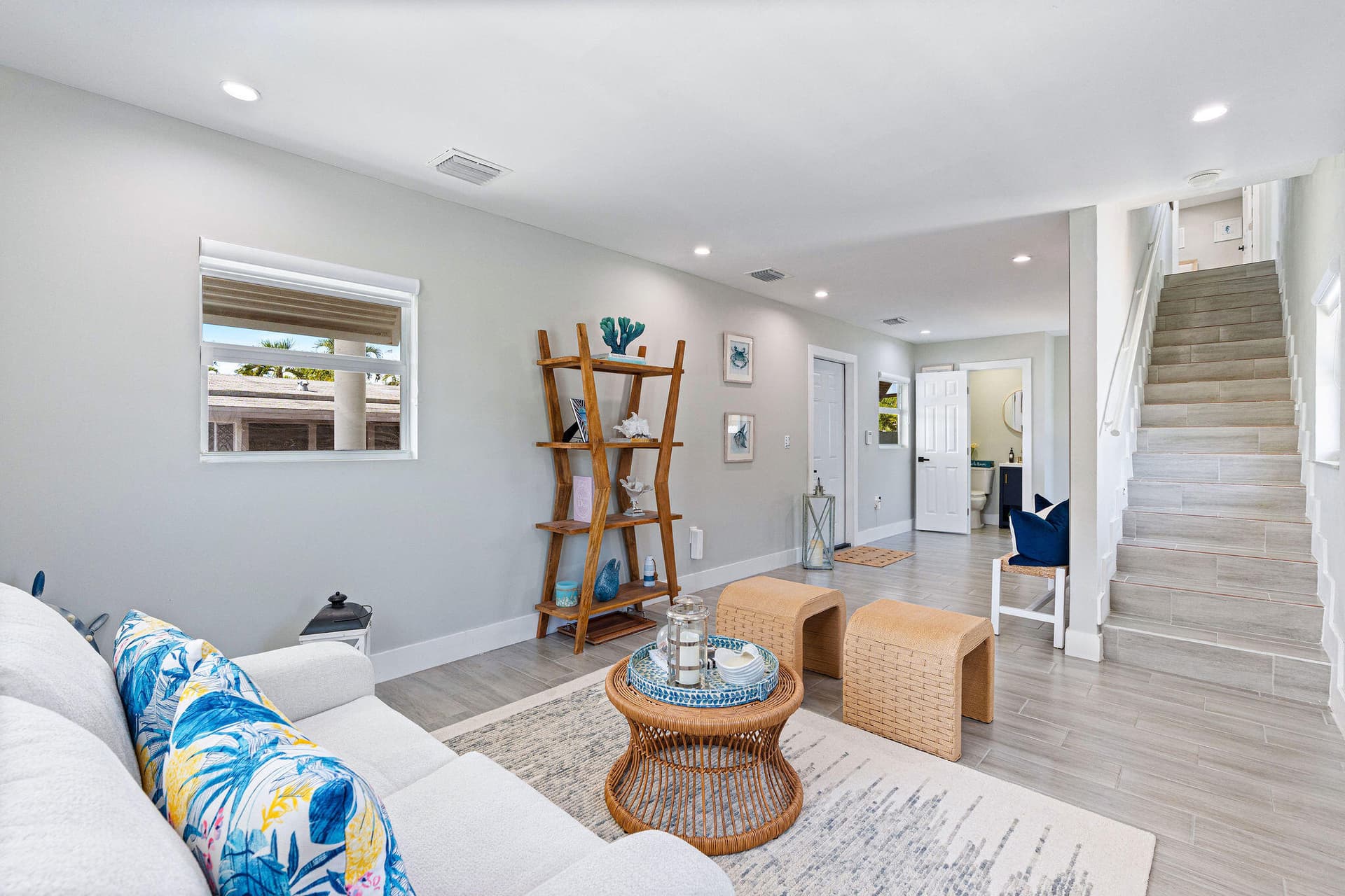 1007 Hialeah Lane photo 14