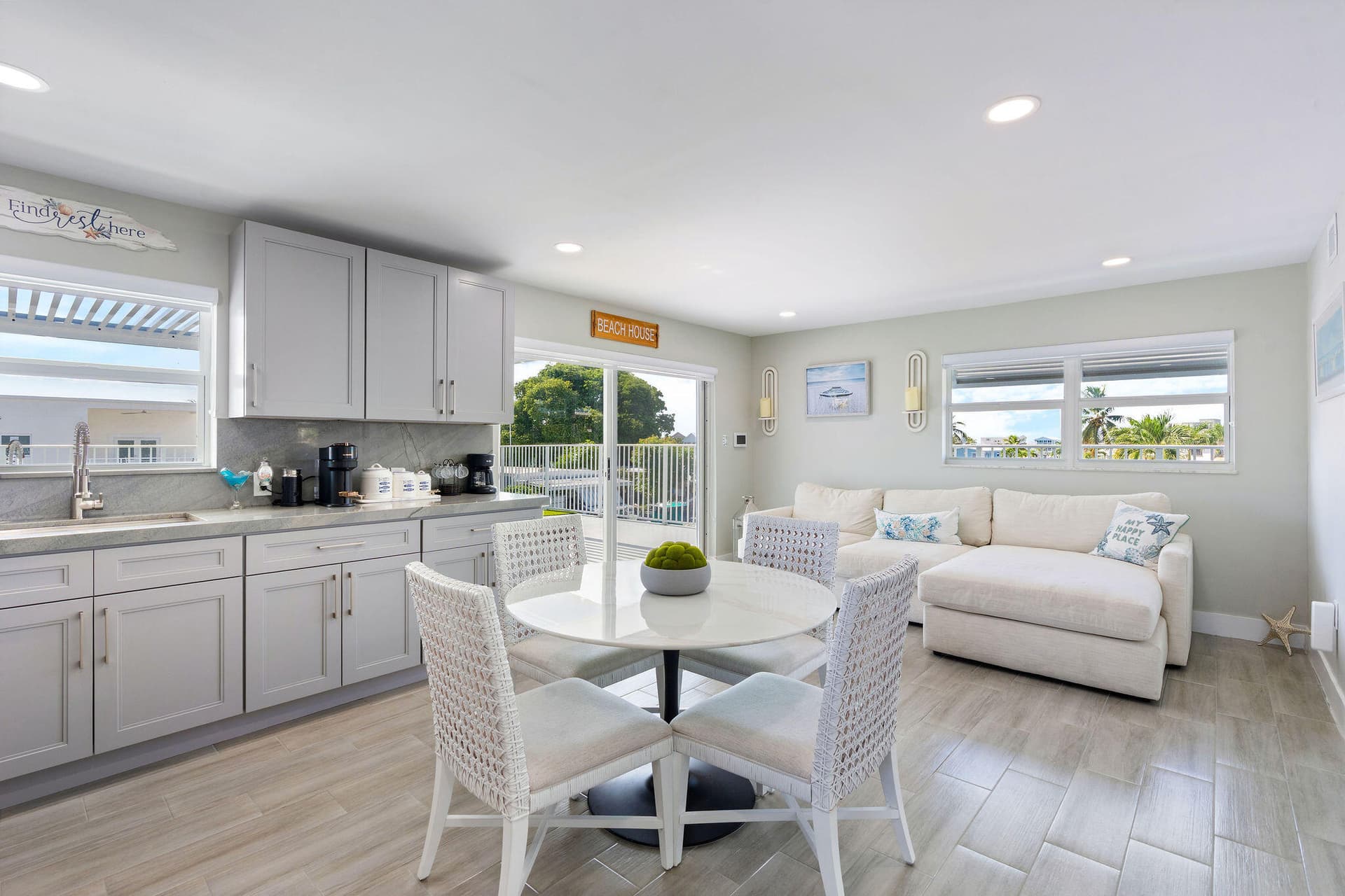 1007 Hialeah Lane photo 19