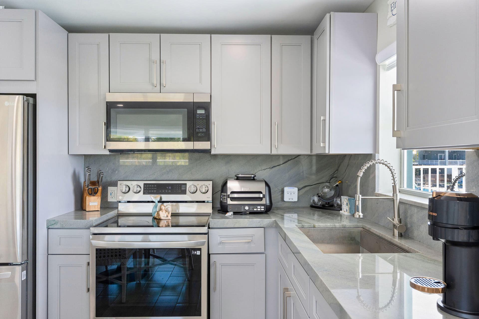 1007 Hialeah Lane photo 22