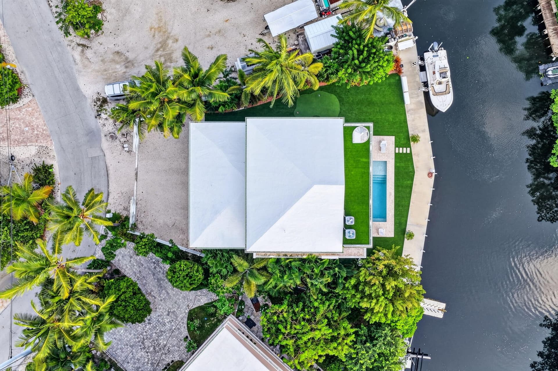 328 S Coconut Palm Boulevard photo 4