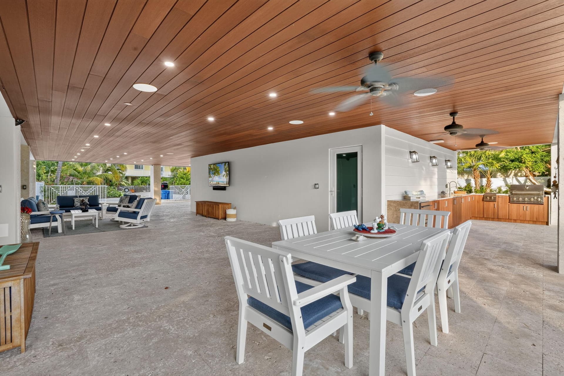 328 S Coconut Palm Boulevard photo 20