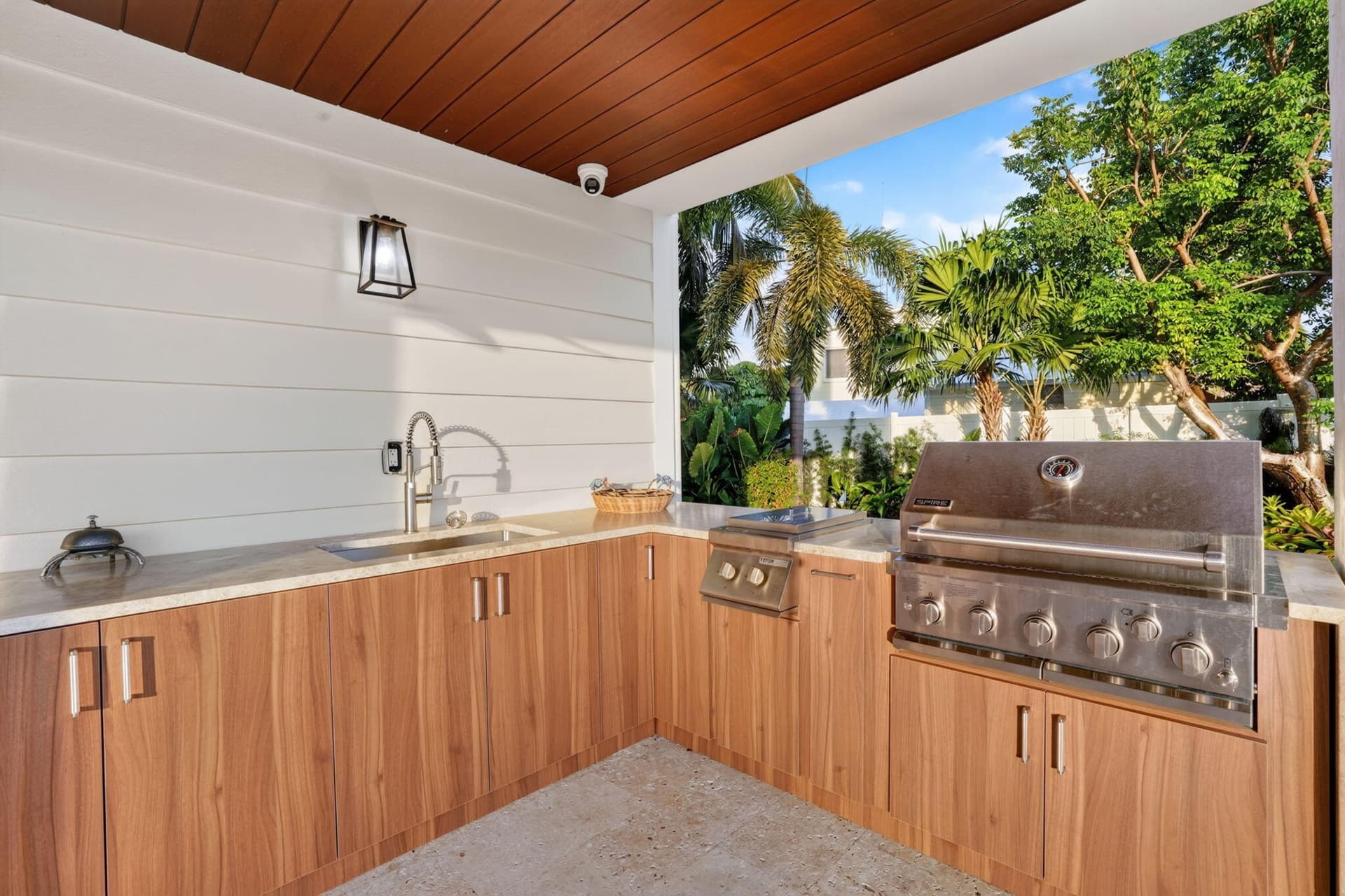 328 S Coconut Palm Boulevard photo 23