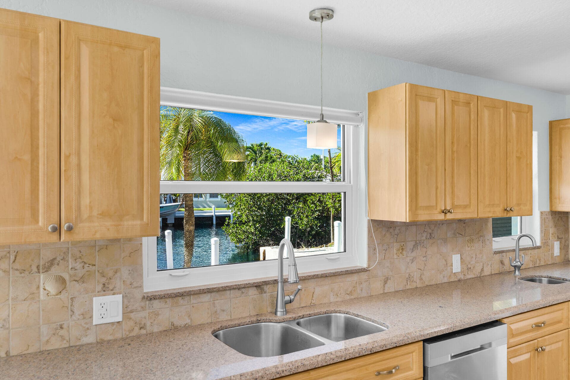 251 Azalea Street photo 14