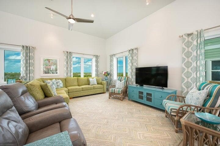 589 Pirates Road photo 11