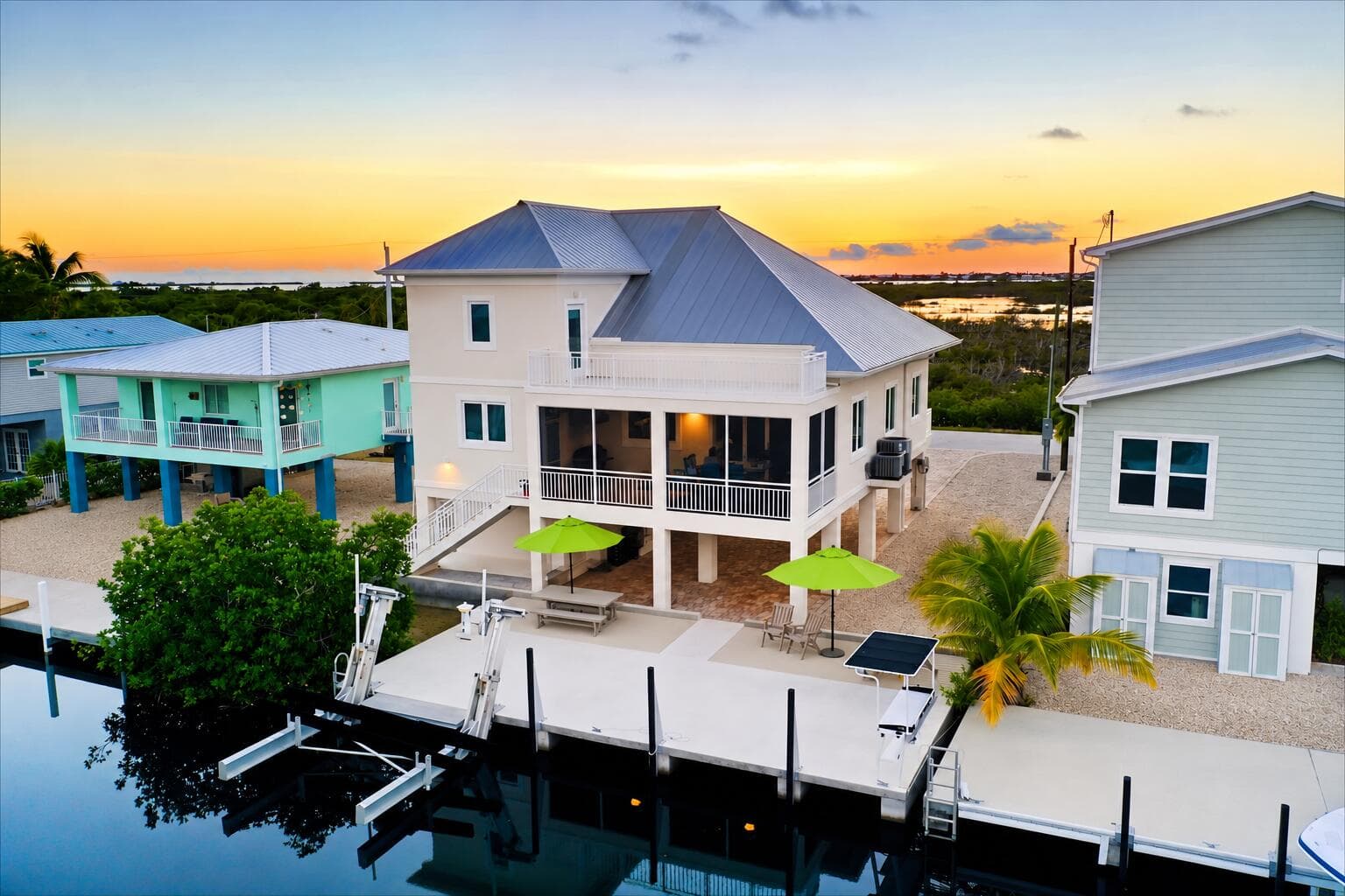 589 Pirates Road photo 1