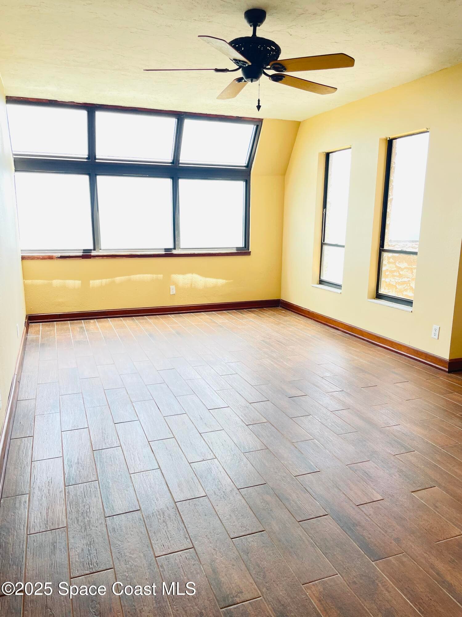 1540 Riverside Drive 14 photo 12